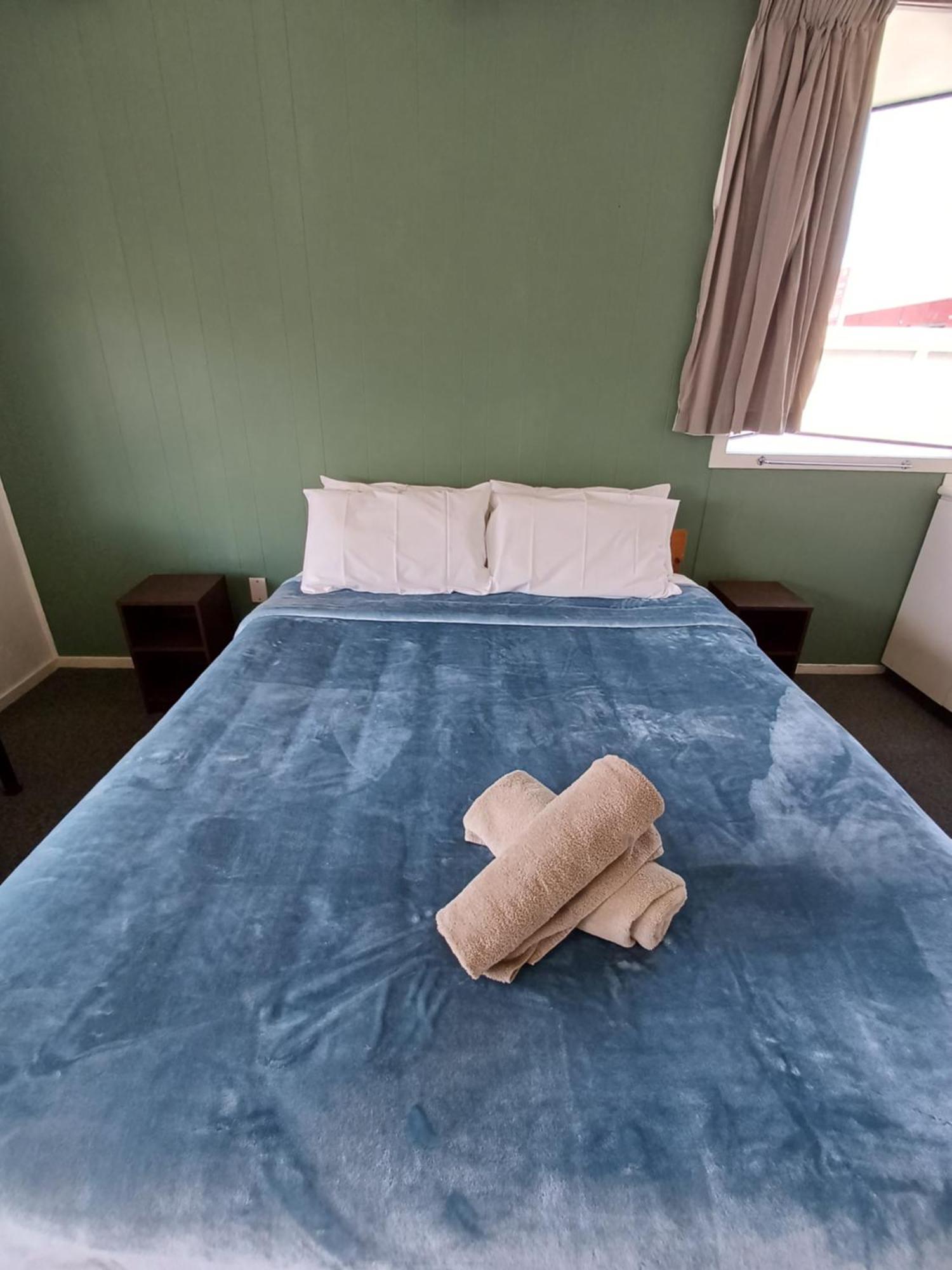 Gothic Heights Motel Christchurch Buitenkant foto
