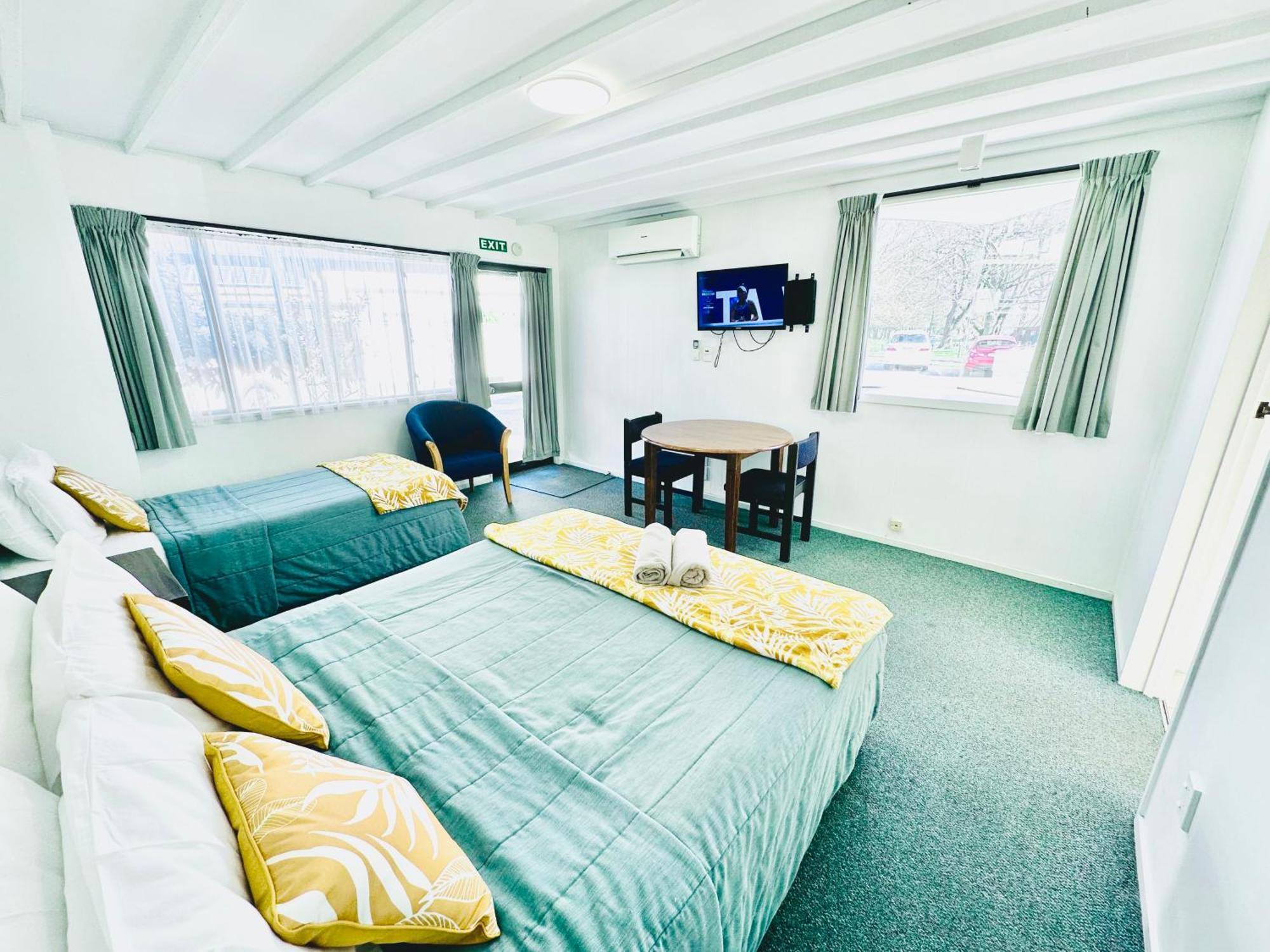 Gothic Heights Motel Christchurch Buitenkant foto