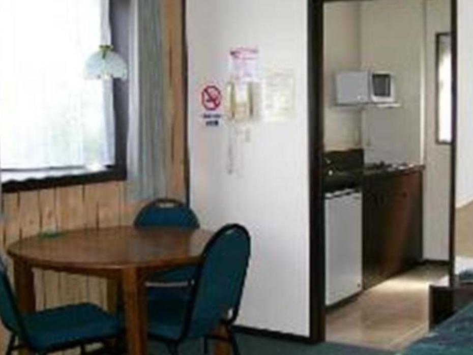 Gothic Heights Motel Christchurch Buitenkant foto