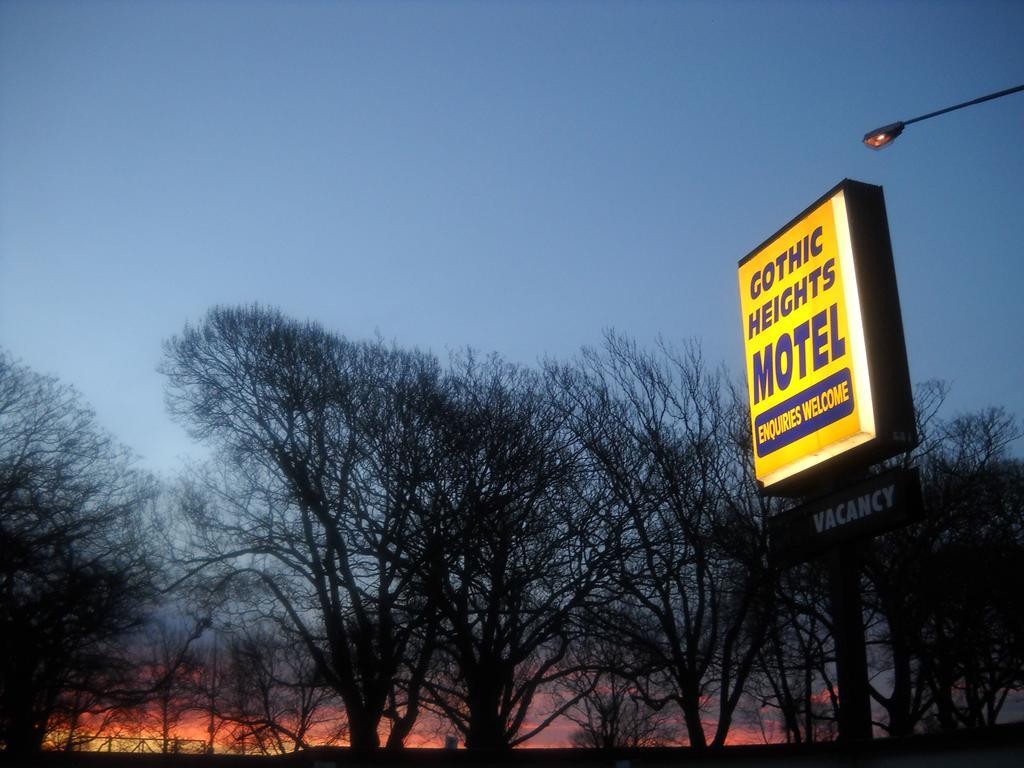 Gothic Heights Motel Christchurch Buitenkant foto