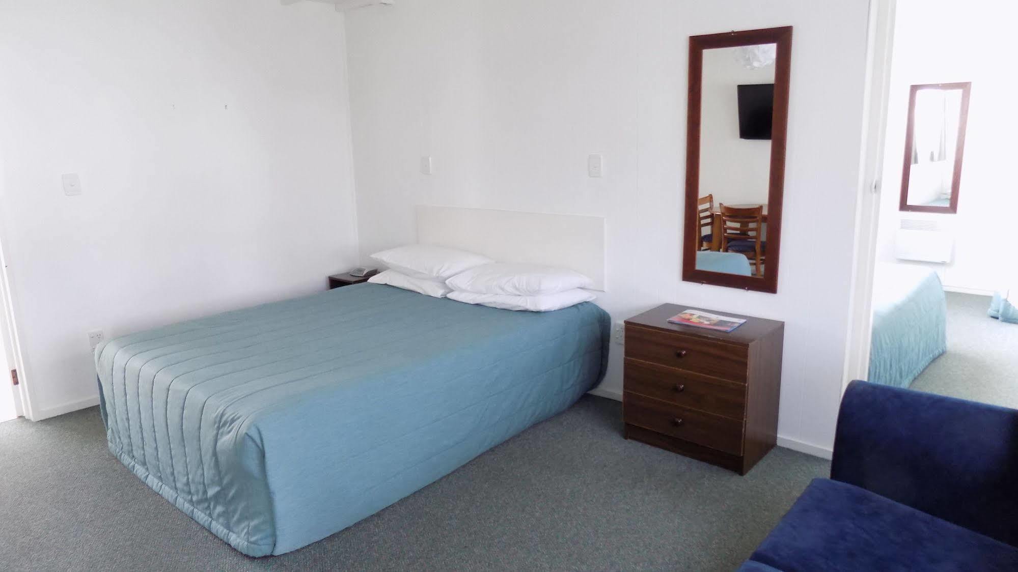 Gothic Heights Motel Christchurch Buitenkant foto