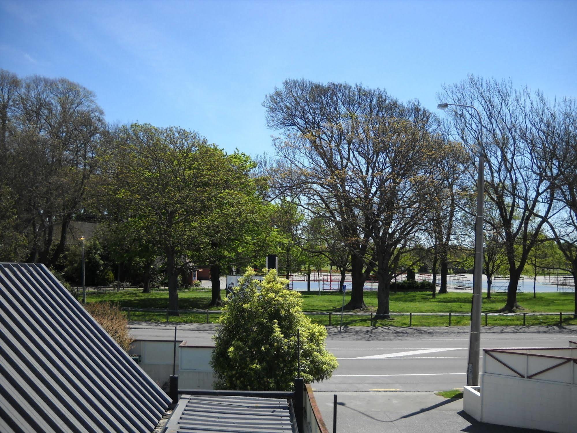Gothic Heights Motel Christchurch Buitenkant foto